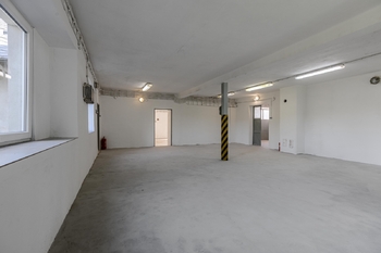 Prodej obchodních prostor 700 m², Zbiroh