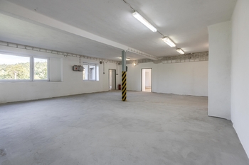 Prodej obchodních prostor 700 m², Zbiroh