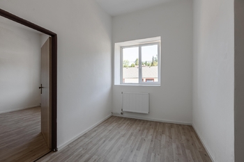 Prodej obchodních prostor 700 m², Zbiroh