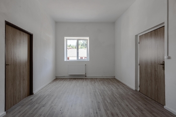 Prodej obchodních prostor 700 m², Zbiroh