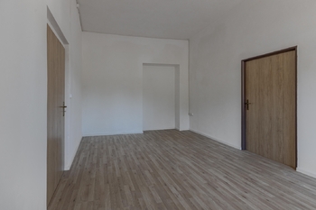 Prodej obchodních prostor 700 m², Zbiroh