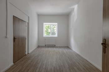 Prodej obchodních prostor 700 m², Zbiroh