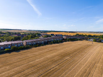 pohled na anglický resort - Prodej domu 128 m², Stehelčeves