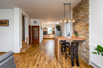 obývací pokoj - Prodej domu 128 m², Stehelčeves