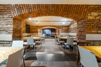 Pronájem restaurace 254 m², Praha 2 - Nusle