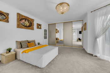 Prodej domu 285 m², Šestajovice