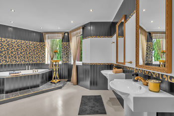 Prodej domu 285 m², Šestajovice