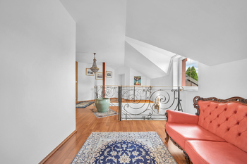 Prodej domu 285 m², Šestajovice