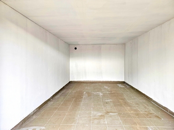 Pronájem garáže 21 m², Chomutov
