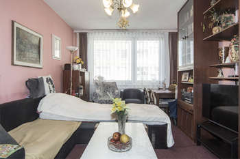 ložnice - Prodej bytu 3+1 v osobním vlastnictví 62 m², Praha 9 - Kyje