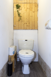WC - Prodej bytu 3+1 v osobním vlastnictví 62 m², Praha 9 - Kyje