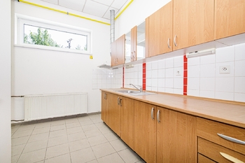 Pronájem skladovacích prostor 2715 m², Ostrava