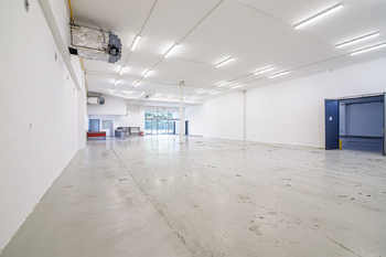 Pronájem skladovacích prostor 2715 m², Ostrava