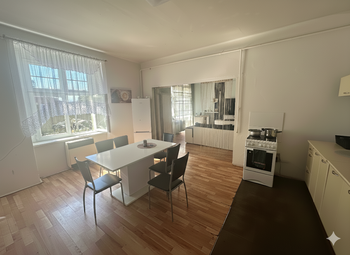 Jeden z bytů 2+1 v domě. - Prodej nájemního domu 1106 m², Ústí nad Labem