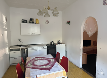 Jiný byt 2+1 v domě. - Prodej nájemního domu 1106 m², Ústí nad Labem