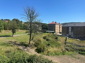 Okolní BD jsou již v rekonstrukci... - Prodej nájemního domu 1106 m², Ústí nad Labem