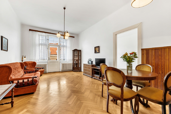 Obývací pokoj  - Prodej bytu 3+1 v osobním vlastnictví 95 m², Praha 6 - Bubeneč 