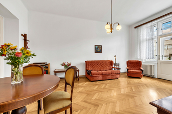 Obývací pokoj  - Prodej bytu 3+1 v osobním vlastnictví 95 m², Praha 6 - Bubeneč