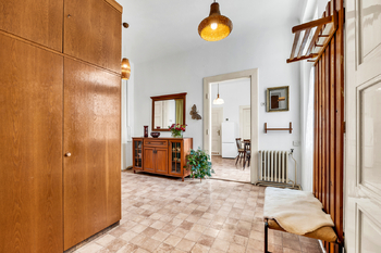 Prostorná předsíň - Prodej bytu 3+1 v osobním vlastnictví 95 m², Praha 6 - Bubeneč