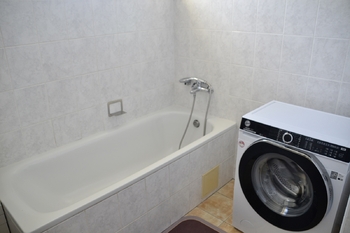 koupelna - Prodej bytu 2+1 v družstevním vlastnictví 72 m², Bělá pod Bezdězem