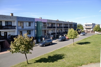 výhled z okna - Prodej bytu 2+1 v družstevním vlastnictví 72 m², Bělá pod Bezdězem