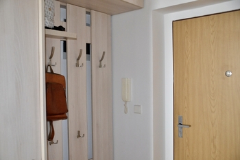 předsíň - Prodej bytu 2+1 v družstevním vlastnictví 72 m², Bělá pod Bezdězem