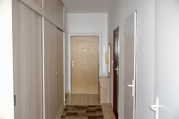 předsíň - Prodej bytu 2+1 v družstevním vlastnictví 72 m², Bělá pod Bezdězem