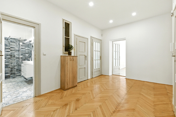 Pronájem bytu 3+1 v osobním vlastnictví 117 m², Praha 2 - Nové Město