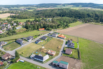 Prodej pozemku 1100 m², Malá Hraštice
