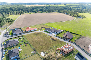 Prodej pozemku 1100 m², Malá Hraštice
