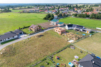 Prodej pozemku 1100 m², Malá Hraštice