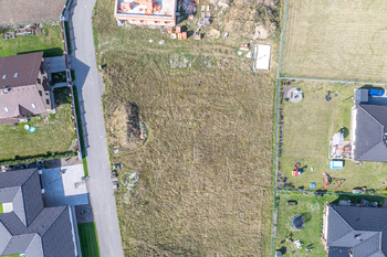 Prodej pozemku 1100 m², Malá Hraštice