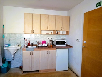 Pronájem skladovacích prostor 2550 m², Přelouč