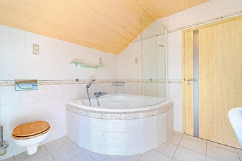 Prodej domu 199 m², Bašť