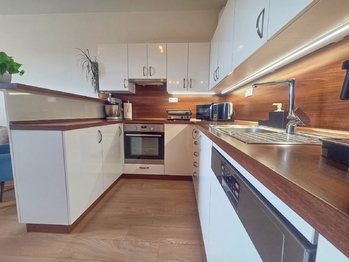 kuchyňský kout - Prodej bytu 3+kk v osobním vlastnictví 94 m², České Budějovice