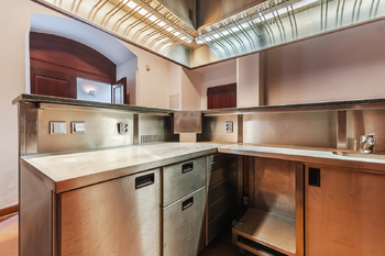 PŘÍZEMÍ BAR - RECEPCE - Pronájem obchodních prostor 350 m², Praha 1 - Staré Město