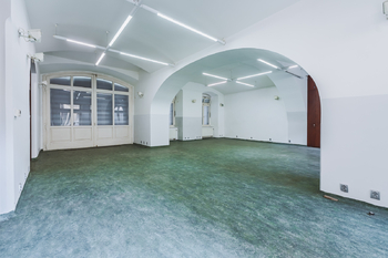 PŘÍZEMÍ HALA - Pronájem obchodních prostor 350 m², Praha 1 - Staré Město