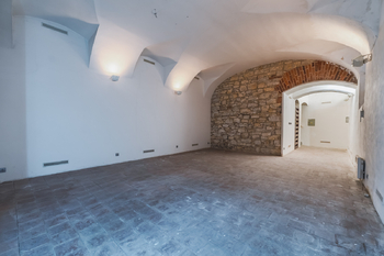 SUTERÉN - SKLEPNÍ PROSTORY - Pronájem obchodních prostor 350 m², Praha 1 - Staré Město