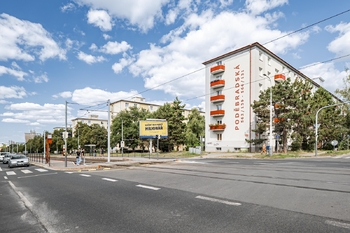 Budova. - Prodej bytu 2+kk v osobním vlastnictví 54 m², Praha 9 - Hloubětín