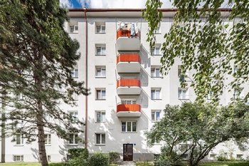 Budova. - Prodej bytu 2+kk v osobním vlastnictví 54 m², Praha 9 - Hloubětín