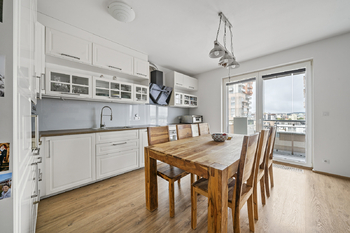 Kuchyně s jídelnou - Prodej bytu 4+kk v osobním vlastnictví 115 m², Praha 9 - Letňany