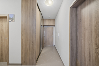 Chodba - Prodej bytu 4+kk v osobním vlastnictví 115 m², Praha 9 - Letňany