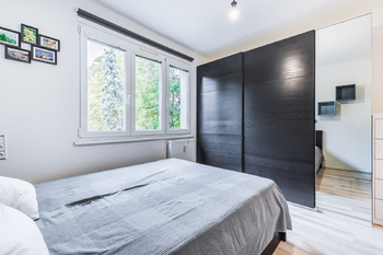 Hlavní ložnice - Pronájem bytu 3+kk v osobním vlastnictví 55 m², Praha 10 - Strašnice