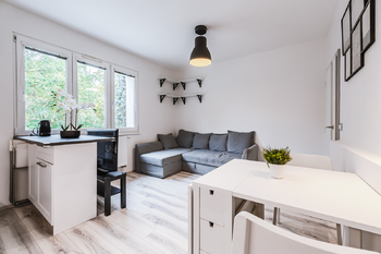 Obývací pokoj s kuchyní - Pronájem bytu 3+kk v osobním vlastnictví 55 m², Praha 10 - Strašnice 
