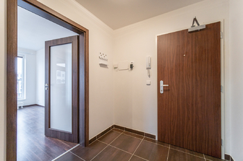 Pronájem bytu 1+kk v osobním vlastnictví 32 m², Praha 10 - Uhříněves