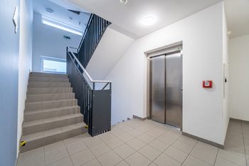 Pronájem bytu 1+kk v osobním vlastnictví 32 m², Praha 10 - Uhříněves