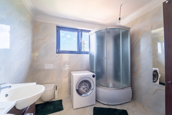 Prodej domu 360 m², Zájezd