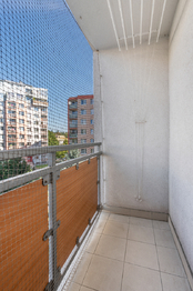 Balkon 1 - Prodej bytu 3+1 v osobním vlastnictví 78 m², Praha 9 - Černý Most