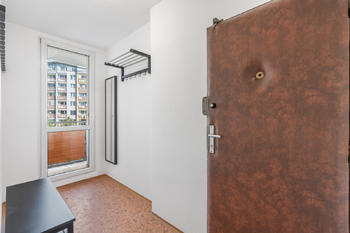 Chodba - Prodej bytu 3+1 v osobním vlastnictví 78 m², Praha 9 - Černý Most