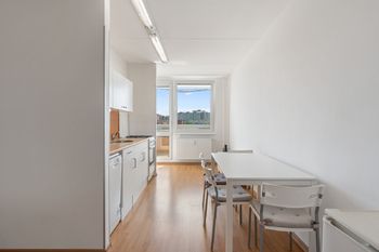 Jídelní kout - Prodej bytu 3+1 v osobním vlastnictví 78 m², Praha 9 - Černý Most
